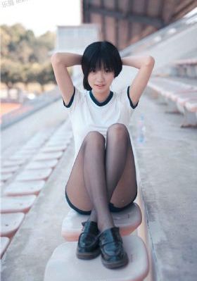 日日摸夜夜添老妇人无码_高清高清完整版