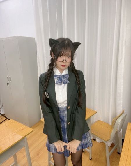 唯美清纯无码一区_HD迅雷电影在线