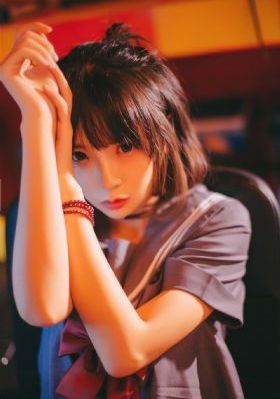 国产人妖第二页_十万网红美女美酱